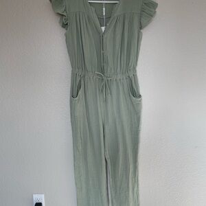 Petal & Pup Green Ruffle Sleeve Jumpsuit (new with tags)